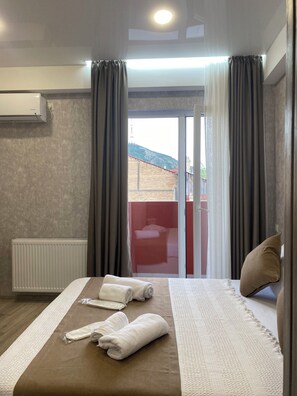 Basic Double Room | Terrace/patio