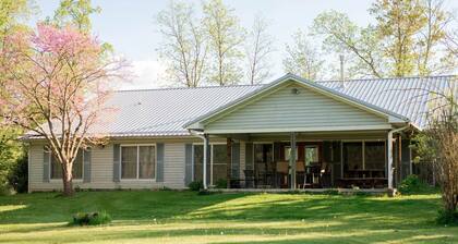 Hartman Lodge w/ Hot Tub! - Lodge w/ Hot Tub, 8 Bedrooms, 9 Bathrooms