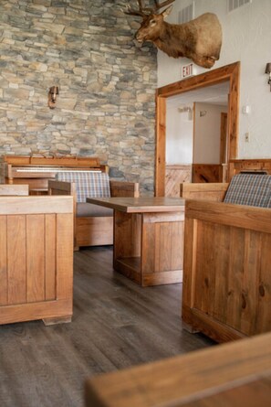 المنشأة من الداخل