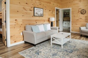 TV - The Hillside Hideaway - Hartman Center (Milroy)