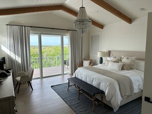6 bedrooms, iron/ironing board, WiFi, bed sheets