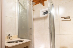 Cabane Familiale, 4 chambres | Salle de bain