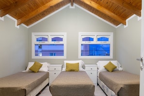 Premium bedding, down duvets, in-room safe, individually decorated - Cabañas Tierra Mistica (Ushuaia)