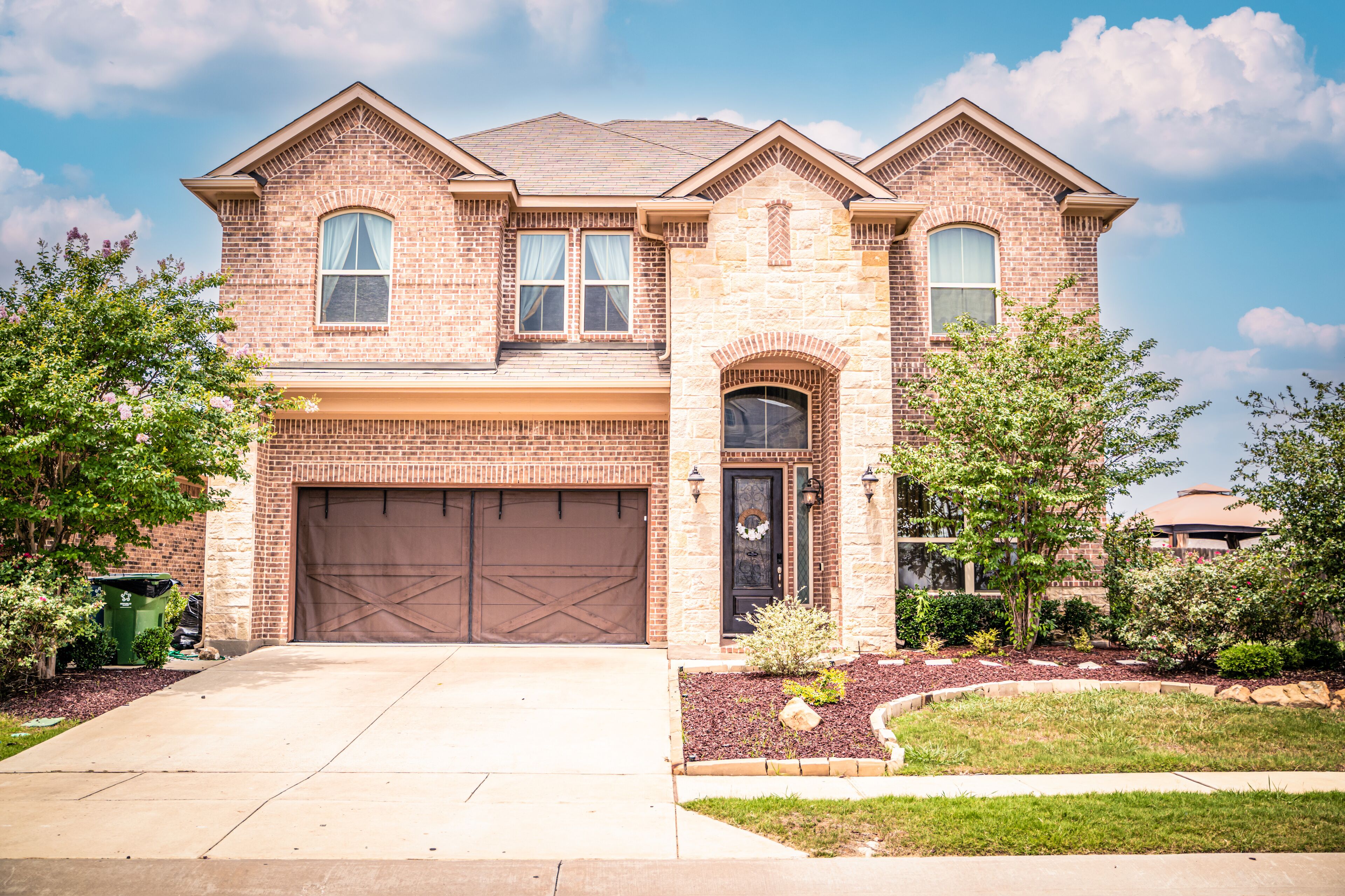 TheSunShine House - 5 Bdrm Family Boho Retreat w/ Gameroom & Media Room