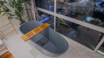 Apartamento exclusivo | Bañera de hidromasaje cubierta