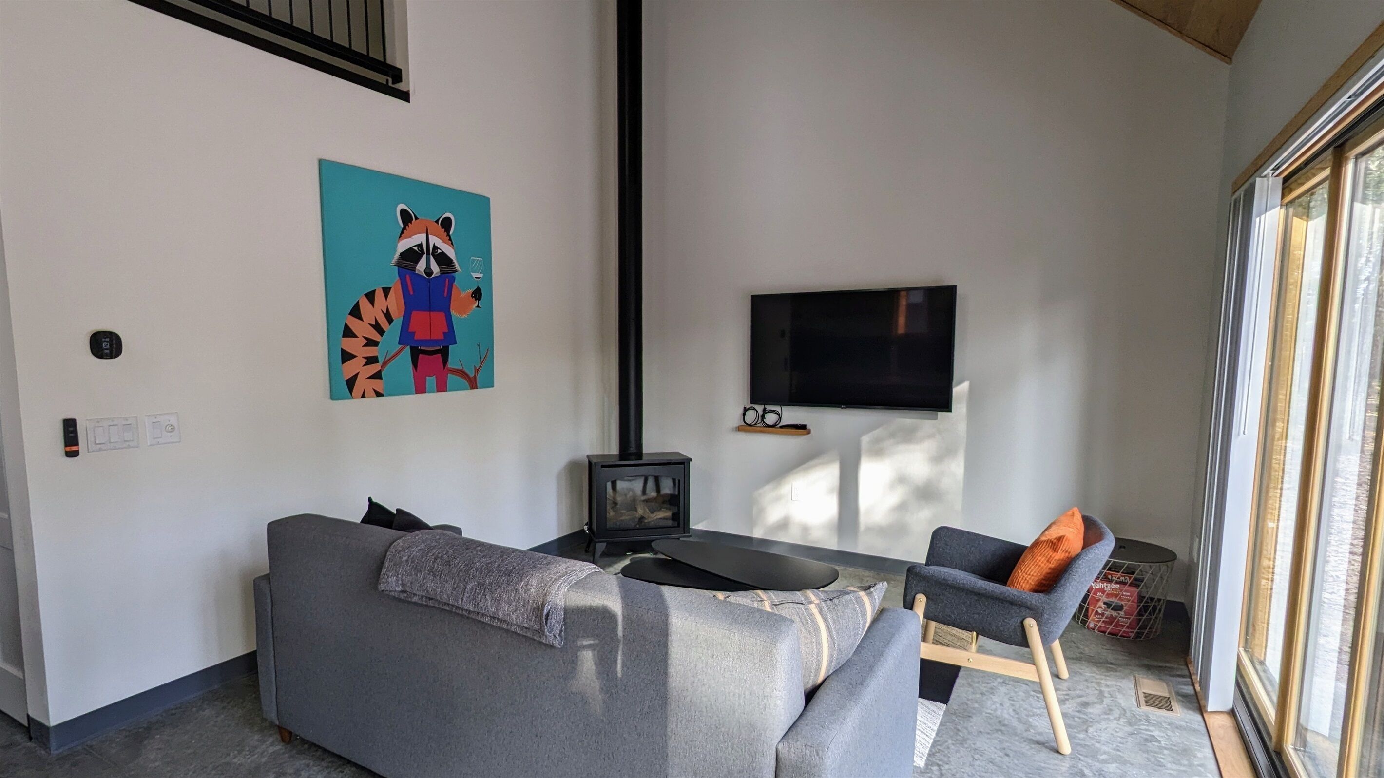 Raccoon Cabin @ Orange Tractor Retreat: a new, modern cabin on 40 private acres