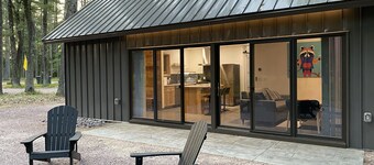 Raccoon Cabin @ Orange Tractor Retreat: a new, modern cabin on 40 private acres