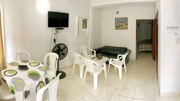 Basic Apartment | 2 bedrooms, minibar, bed sheets