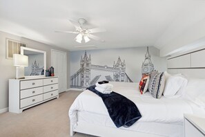 4 bedrooms, desk, iron/ironing board, travel cot