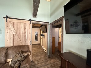 Smart TV, fireplace - 3BR Family Retreat - Relax, Play, Unwind, ENJOY in the Heart of Wisconsin! (Tomahawk)