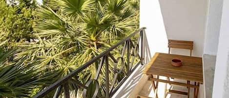 Ropa de cama de alta calidad, minibar, wifi gratis y ropa de cama