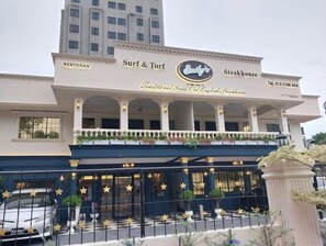 Exterior - Sunflowerhome/1.8kmklcc/1450sf/tub/bacony/3r3bcafe (Kuala Lumpur)