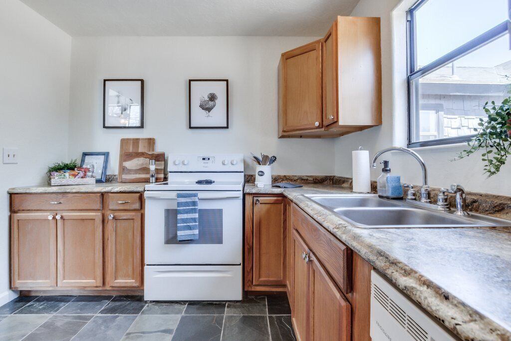 Modern Cabin on 20 private acres... just off Route 66.