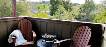 Sweet King Retreat in Downtown Los Olivos