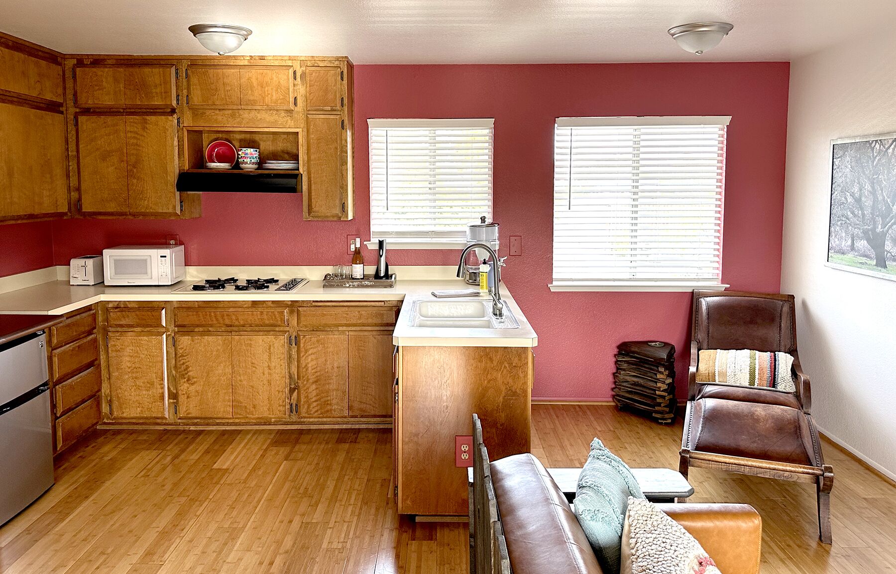 Sweet King Retreat in Downtown Los Olivos