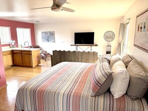 1 habitación, tabla de planchar con plancha, wifi y ropa de cama 