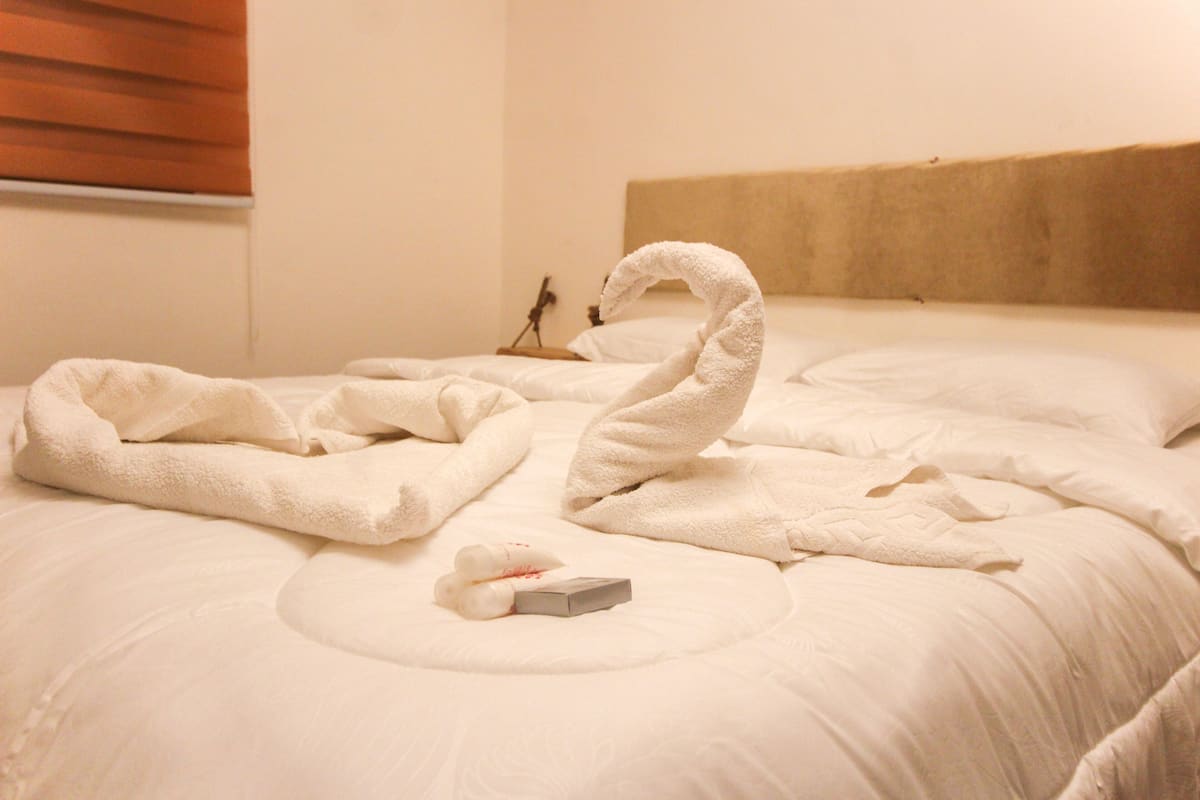 Deluxe Double Room | Soundproofing, iron/ironing board, free WiFi, bed sheets