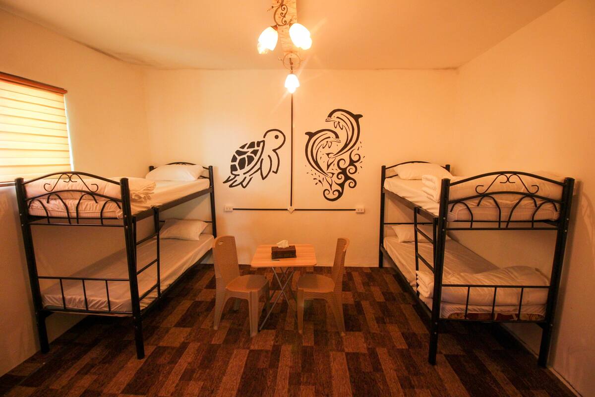 Economy Shared Dormitory | Soundproofing, iron/ironing board, free WiFi, bed sheets