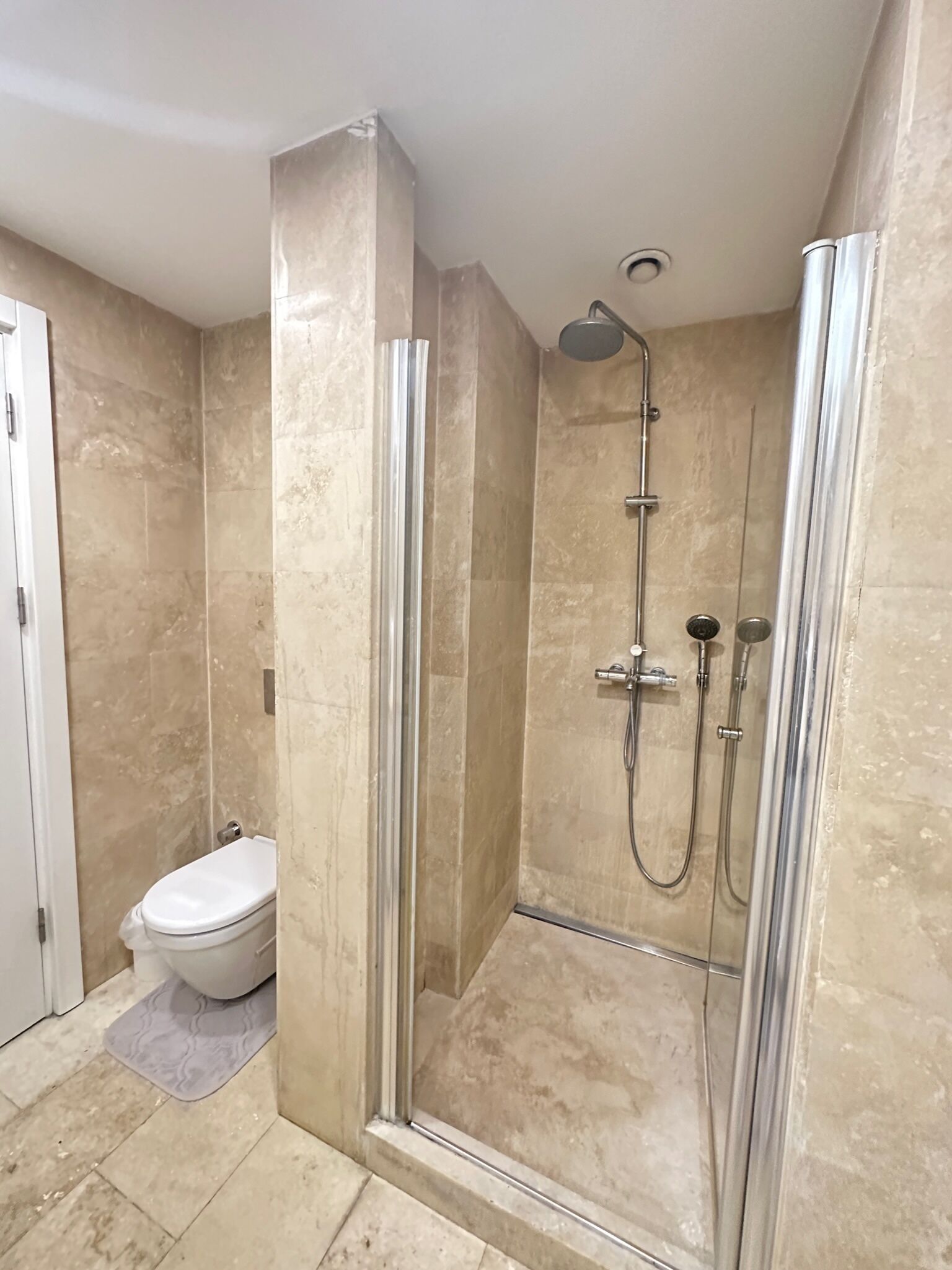 Retreat to Stylish 1BR 1BA Apartment w/Free Wi-fi