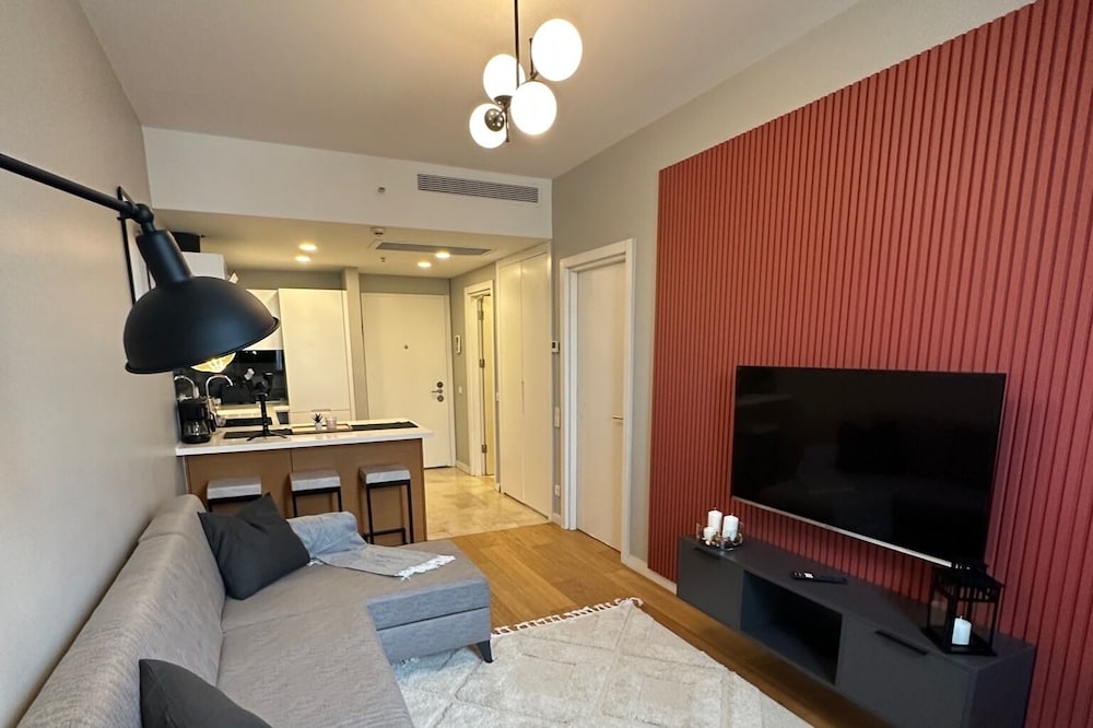 Retreat to Stylish 1BR 1BA Apartment w/Free Wi-fi