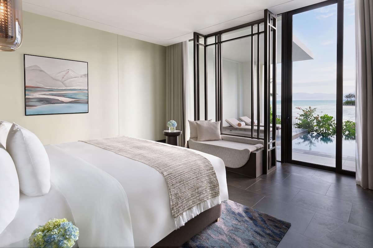 1 bedroom, premium bedding, free minibar items, in-room safe