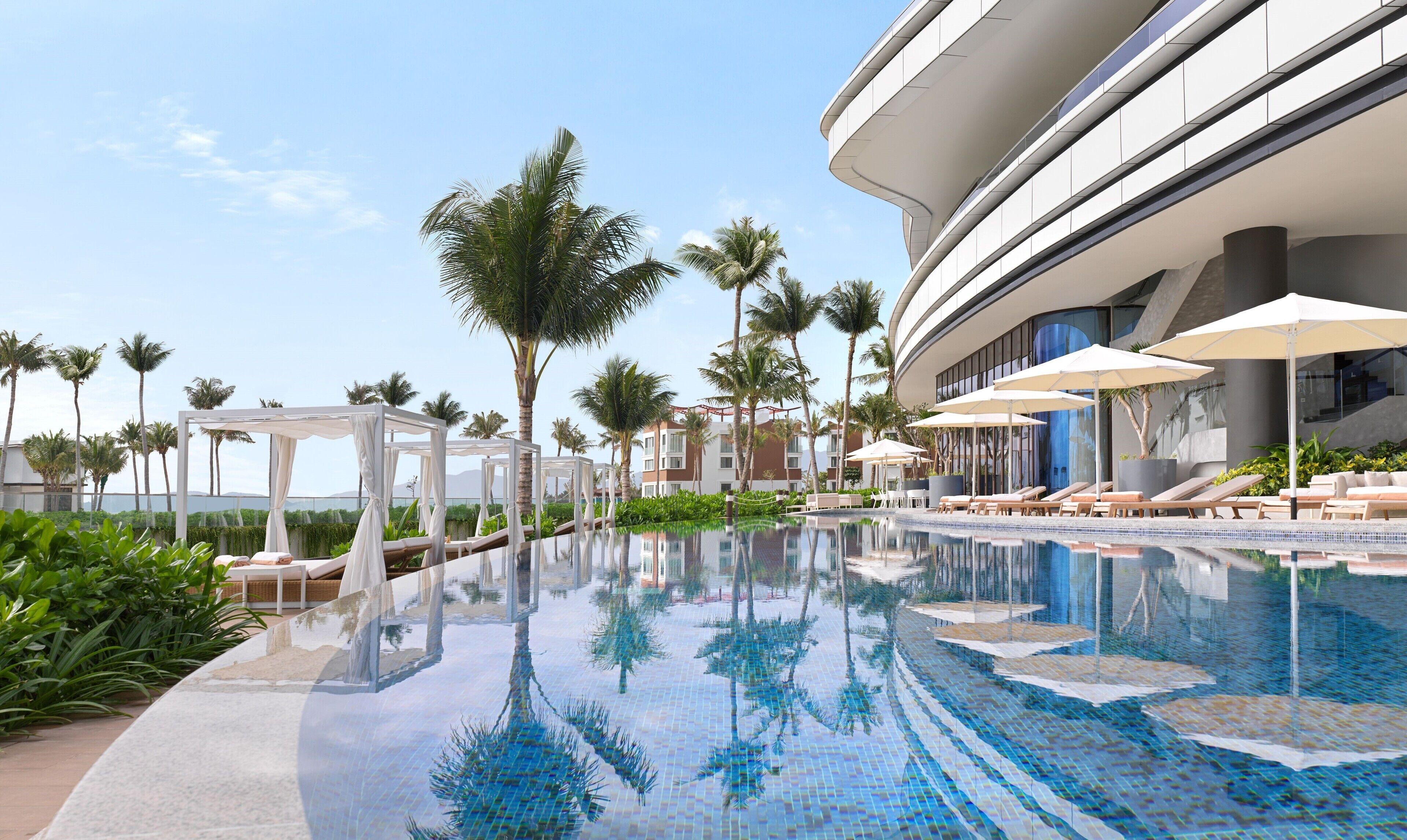 Piscine extérieure, cabanons gratuits, parasols de plage