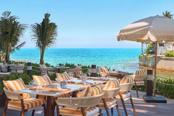 3 restaurants, breakfast, lunch, dinner served; Spanish cuisine