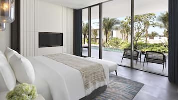 1 bedroom, premium bedding, free minibar items, in-room safe