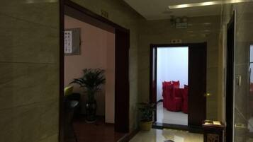 ุงูู
ูุดุฃุฉ ู
ู ุงูุฏุงุฎู