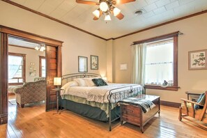 Shaman Suite | 1 bedroom, individually decorated, individually furnished - Zia New Haven (New Haven)