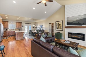 Smart TV, fireplace, computer monitors