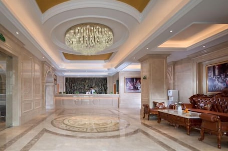 Lobby. Vienna Hotel (Shenzhen Longcheng Vanke Li Jixiang Metro Staion)