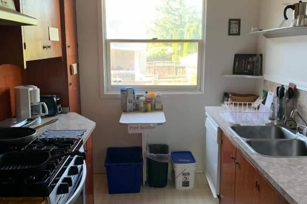 Vancouver Backpacker House