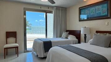 3 bedrooms, in-room safe, iron/ironing board, travel cot