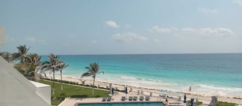 Cancun Ocean Front Family Villa 18 at Villas Nizuc