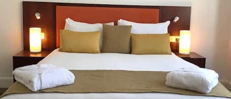 Club Double Room | In-room safe, iron/ironing board, free WiFi