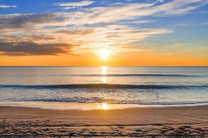 På stranden