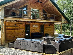 Terrace/patio - Boulder Ridge - Private Rustic 3BR Cabin (Longville)
