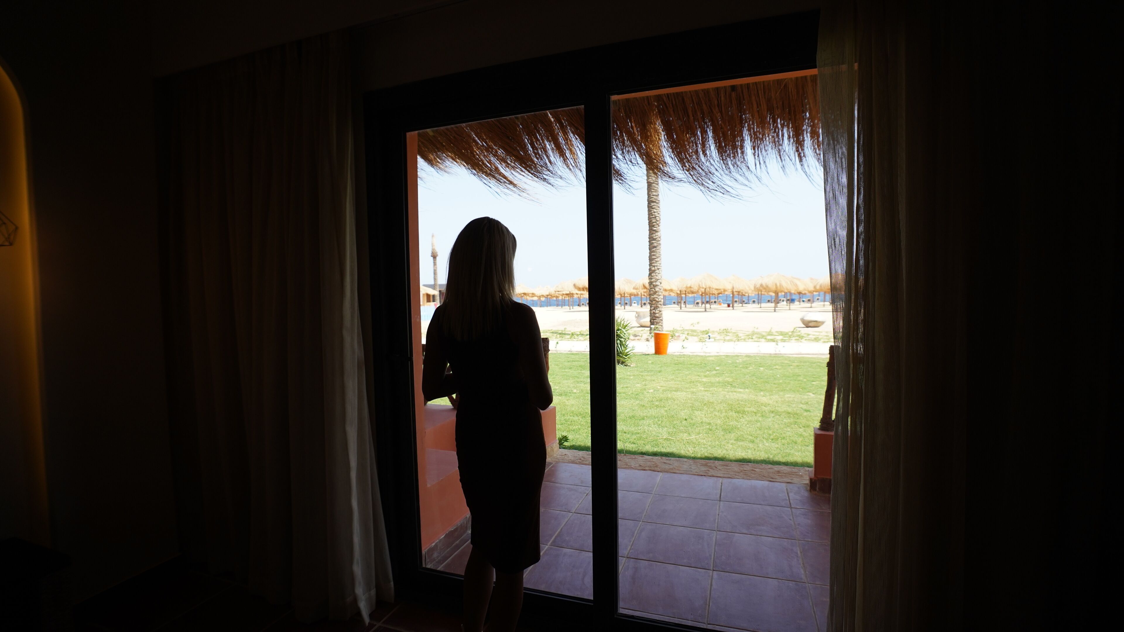 deluxe double room, sea view | 1 bedroom, minibar, in-room safe, individually furnished