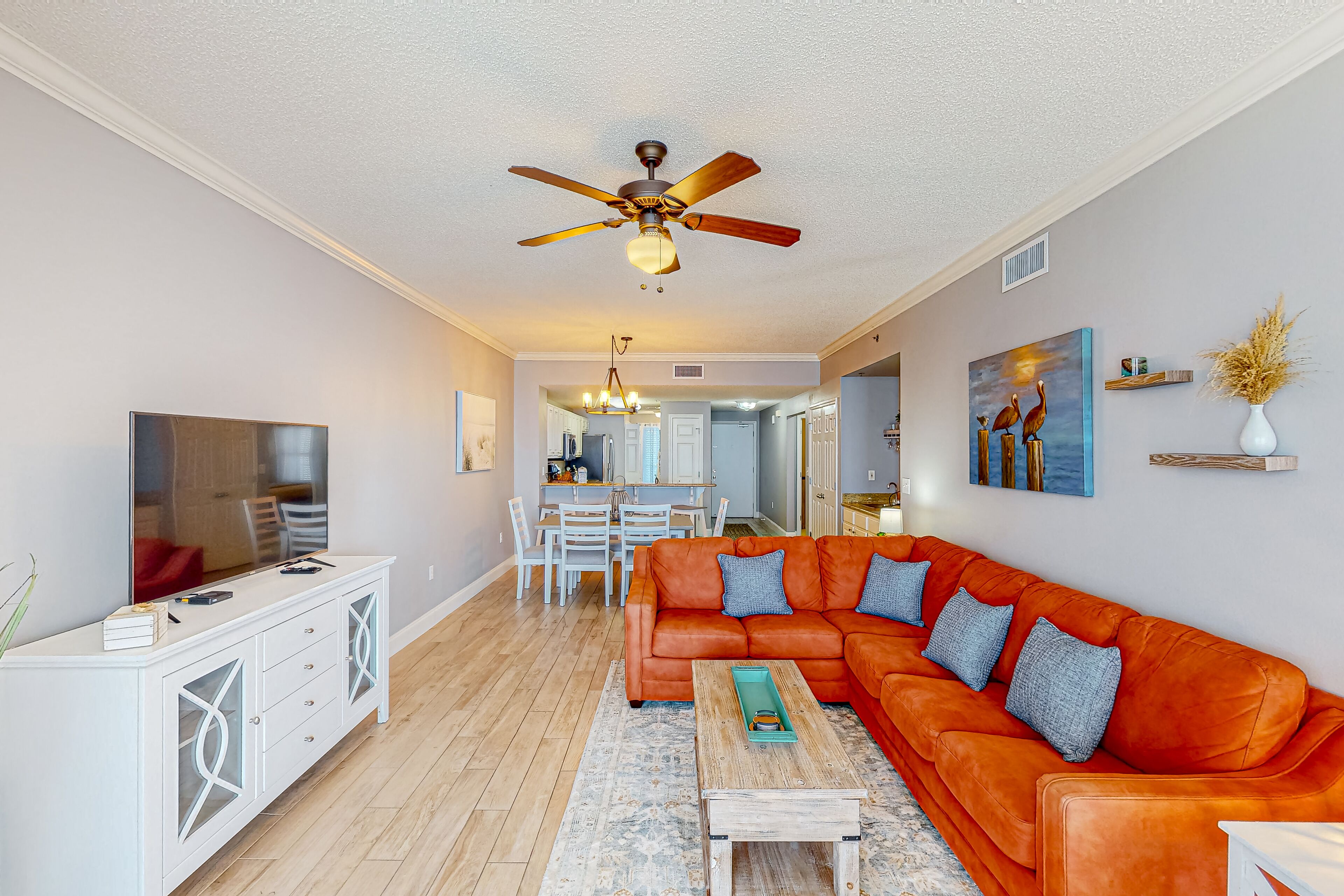 Oceanfront condo with pool, hot tub, tennis court - easy beach access & service