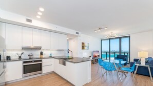 Căn hộ Cao cấp, 2 phòng ngủ | Bếp riêng