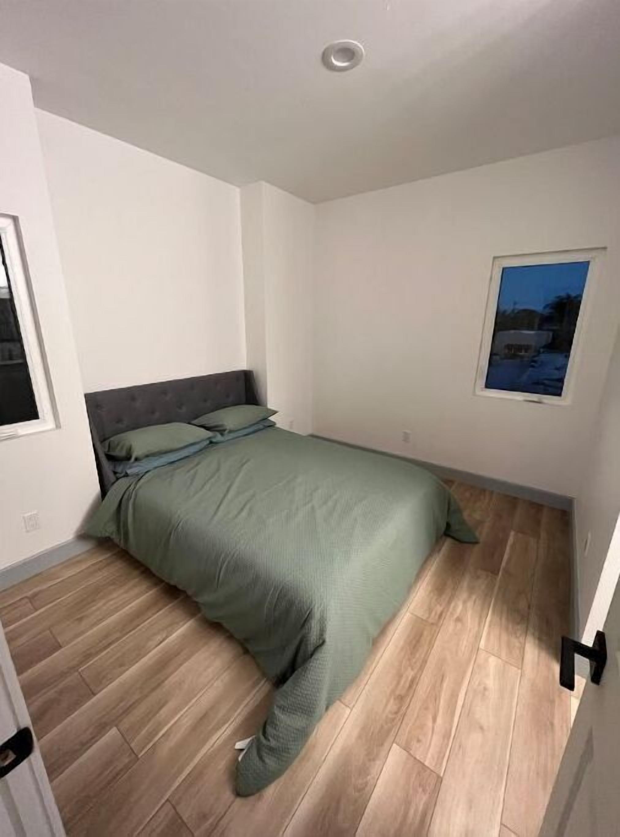 North Park close to restaurants and bars