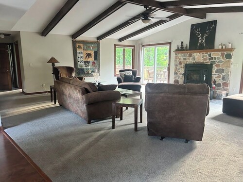 Peaceful, 3 Bedroom Wolf River Condo/Home on 2.5 acres w/ Scenic Views: Sleeps 8