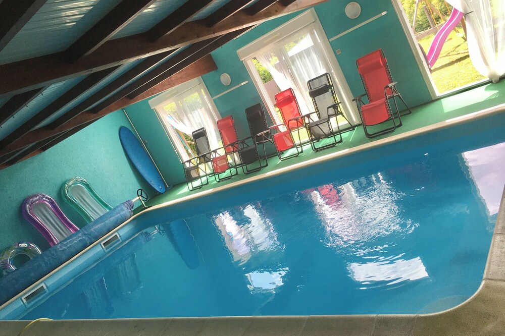 Charming villa (swimming pool, sauna and spa)