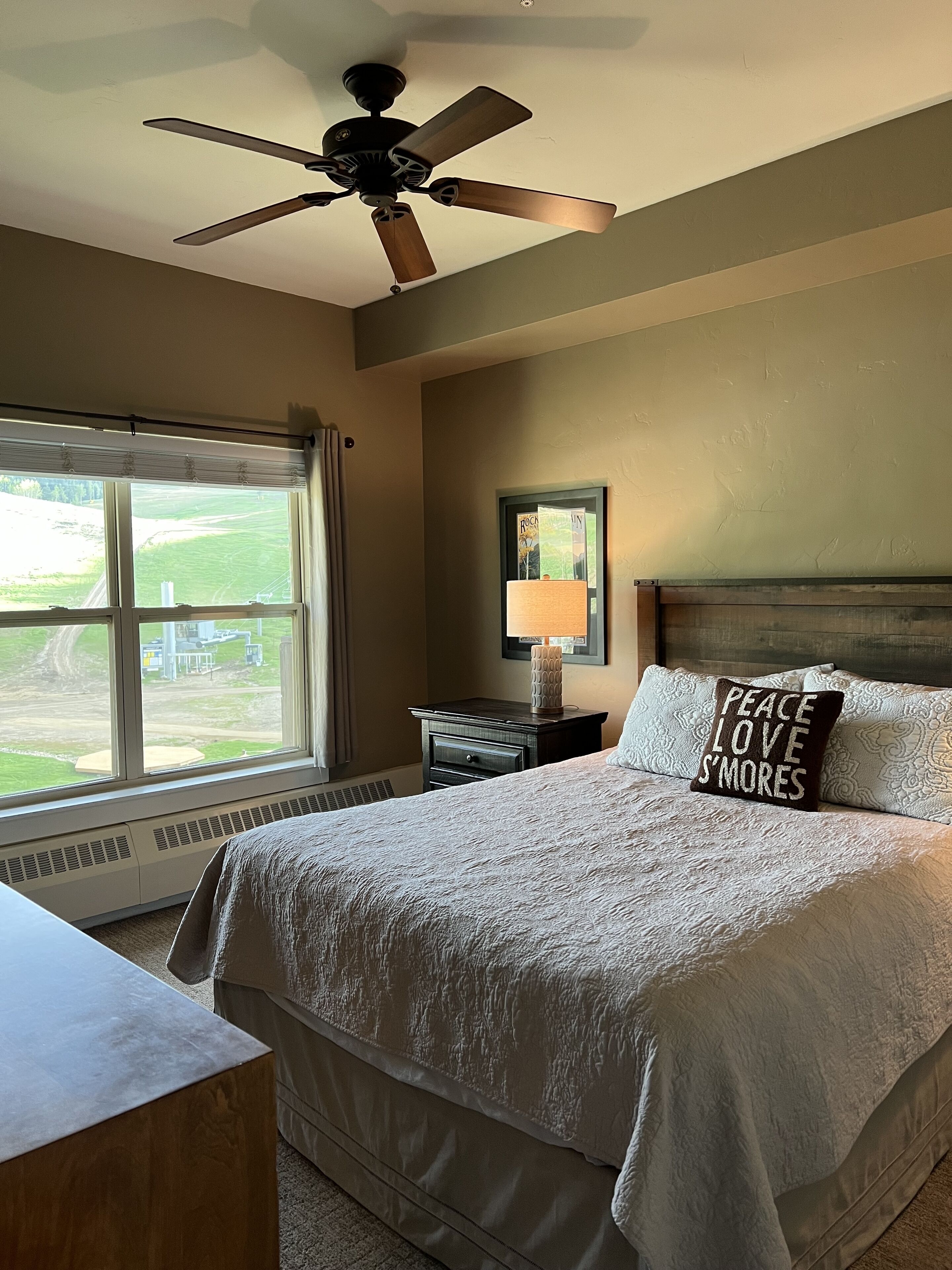 NEW Granby Ranch Slopeside Retreat, Ski In Ski Out, Top Floor Views