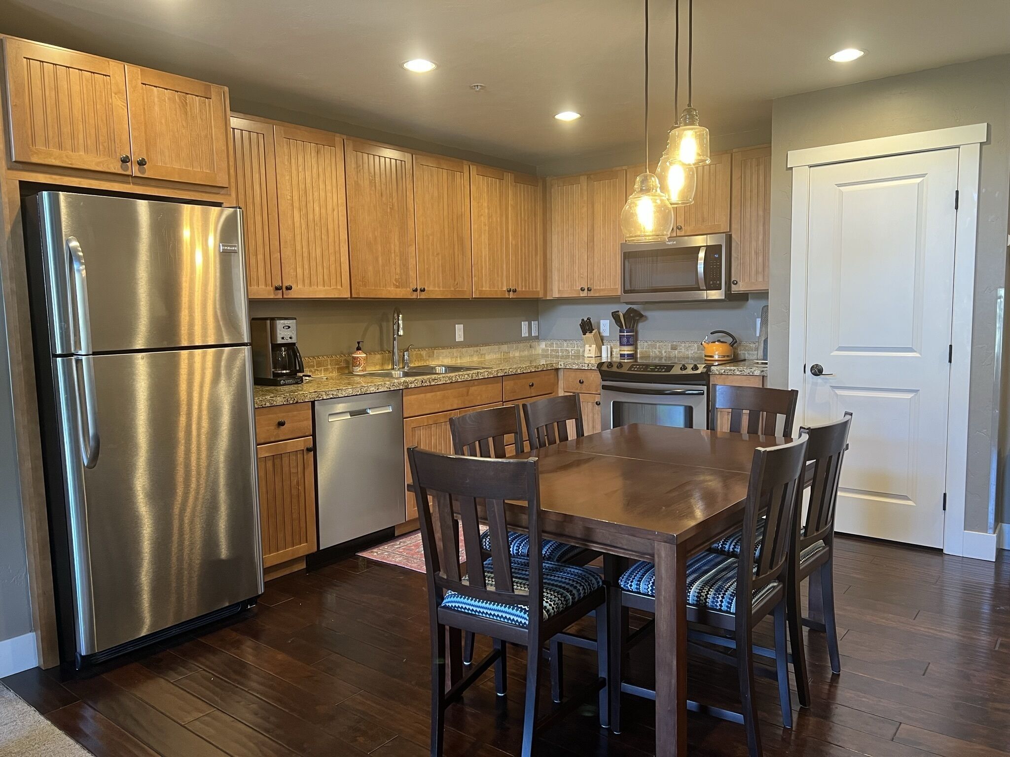 NEW Granby Ranch Slopeside Retreat, Ski In Ski Out, Top Floor Views