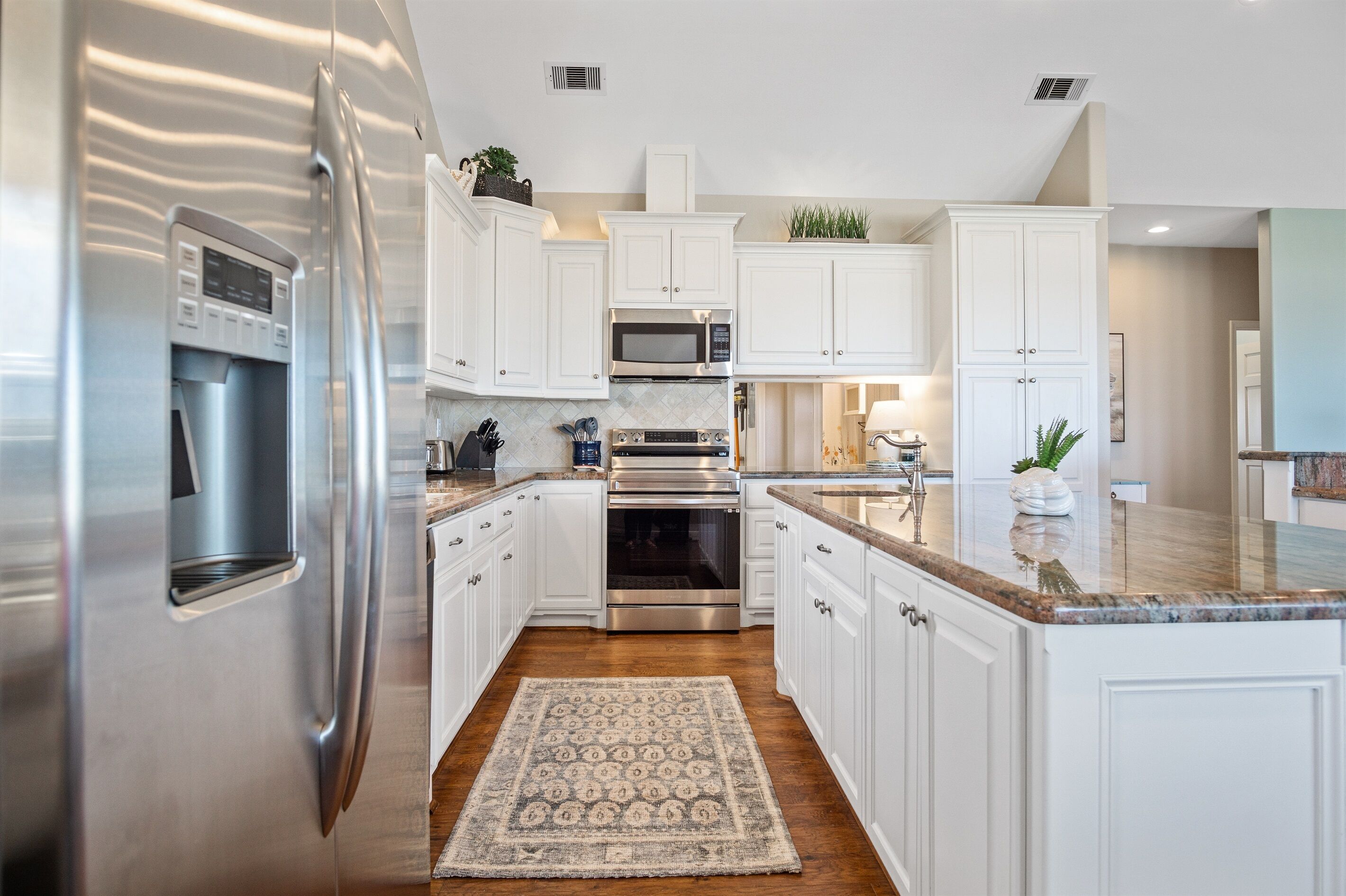 Seaside Sunrise Pool Ocean views Starlink EV Dog