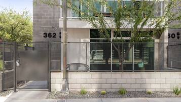 Economy Apartment | Terrace/patio