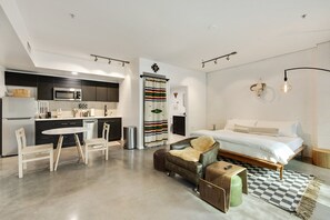 Living area - Tempe Studios (Tempe)