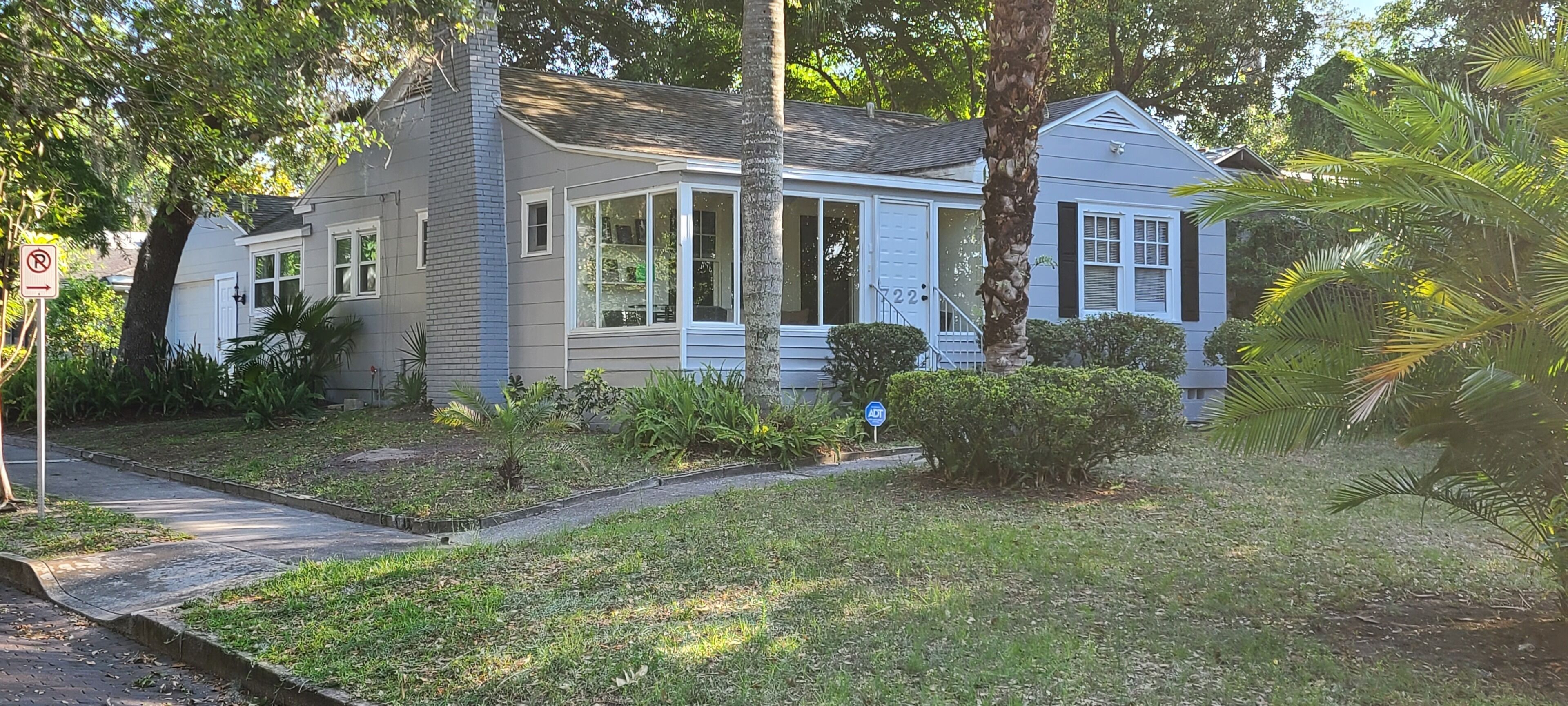 Charming Corner Location Overlooking Lake Formosa